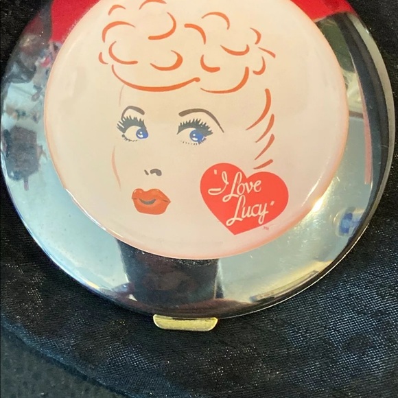 I Love ❤️ Lucy Compact Mirror - Picture 4 of 6